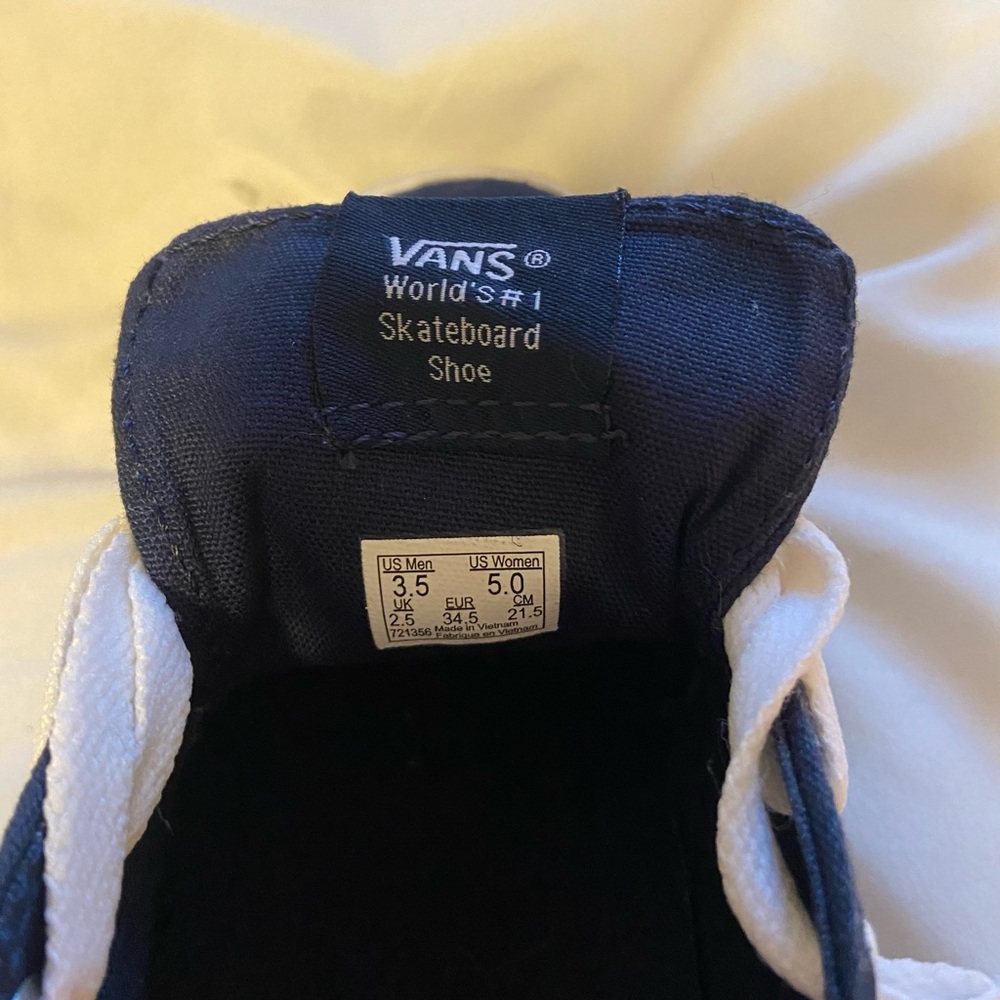 Vans - Picture 3 of 3